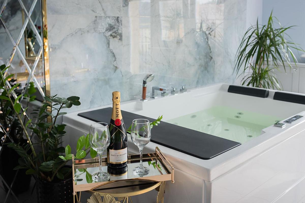 Apartament Jacuzzi 格丁尼亚 外观 照片